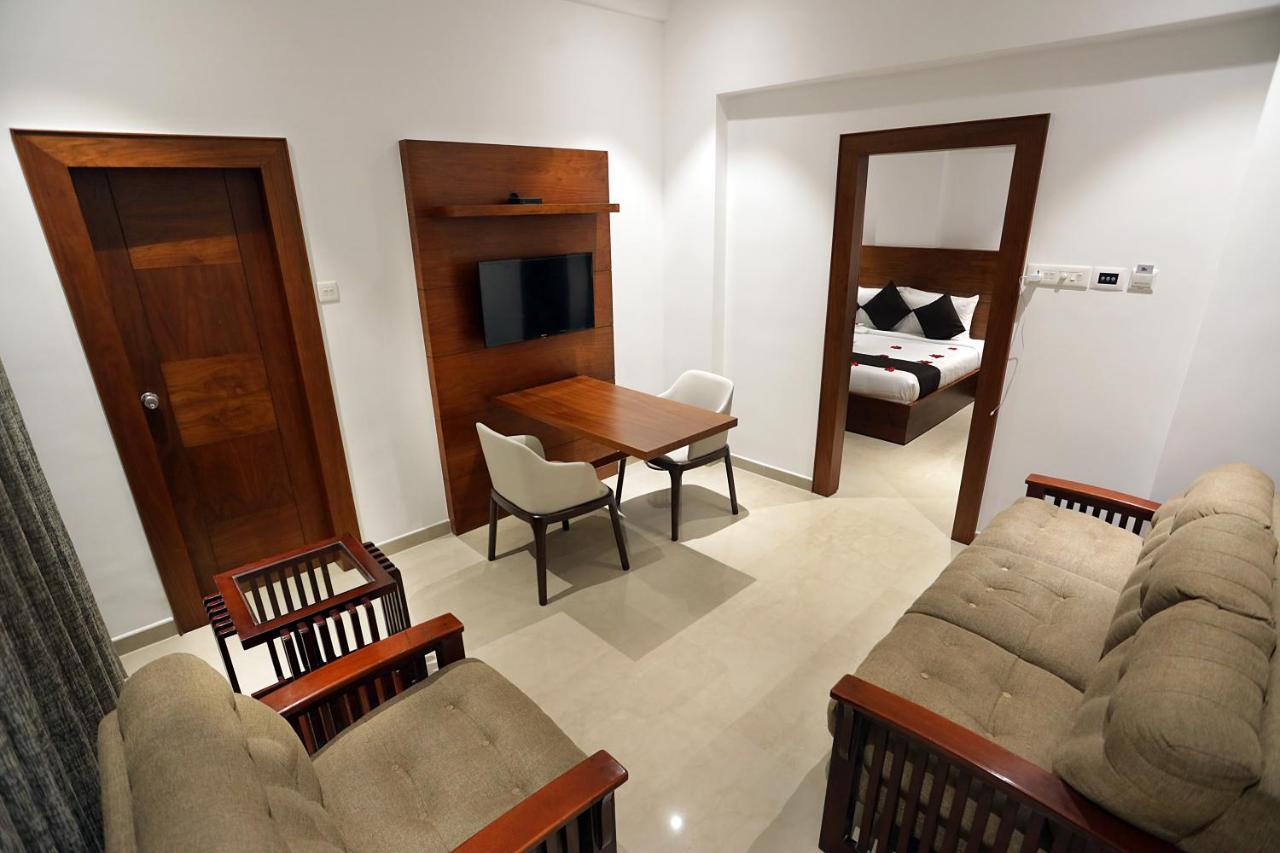 Iswarya Residency Otel Kottayam Dış mekan fotoğraf