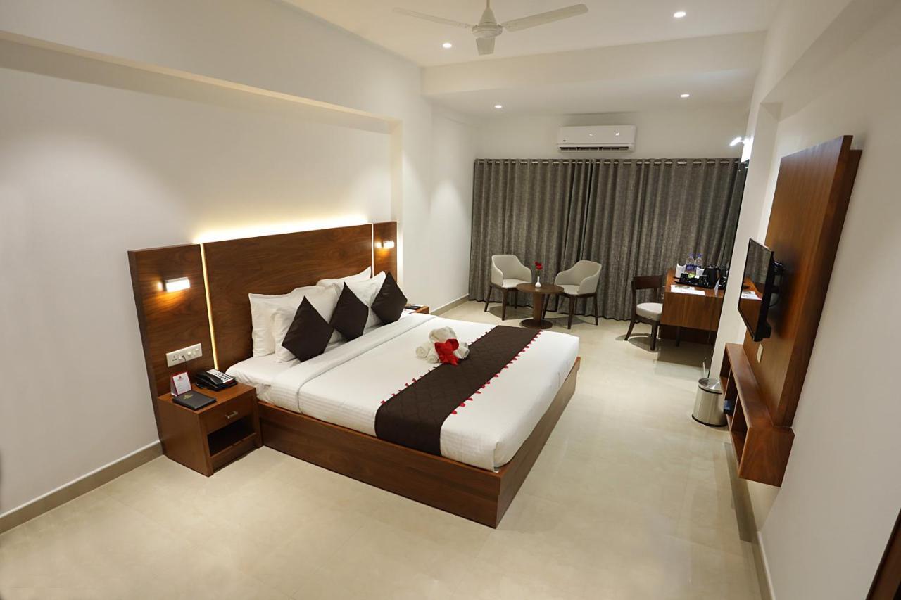 Iswarya Residency Otel Kottayam Dış mekan fotoğraf
