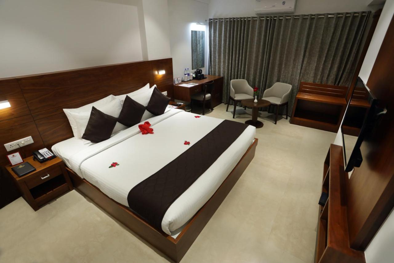 Iswarya Residency Otel Kottayam Dış mekan fotoğraf