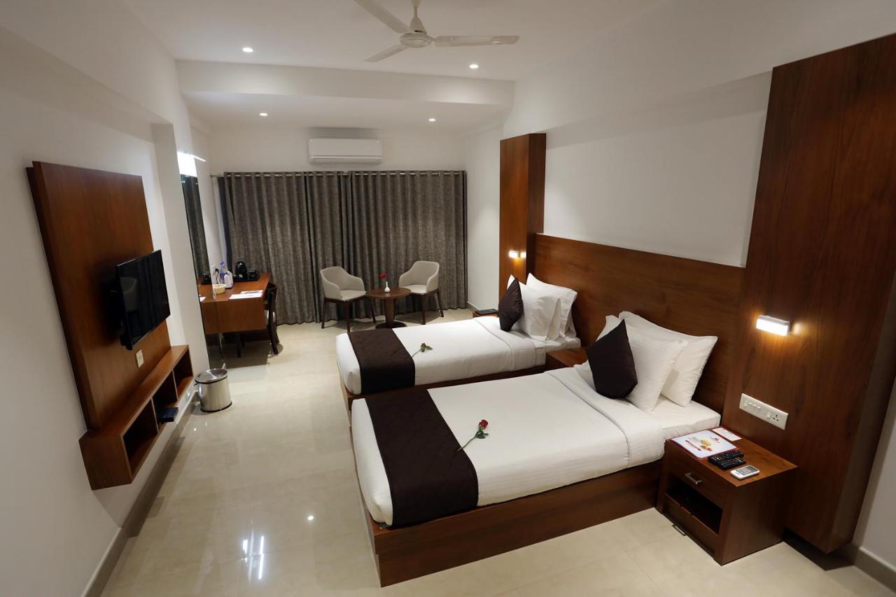 Iswarya Residency Otel Kottayam Dış mekan fotoğraf