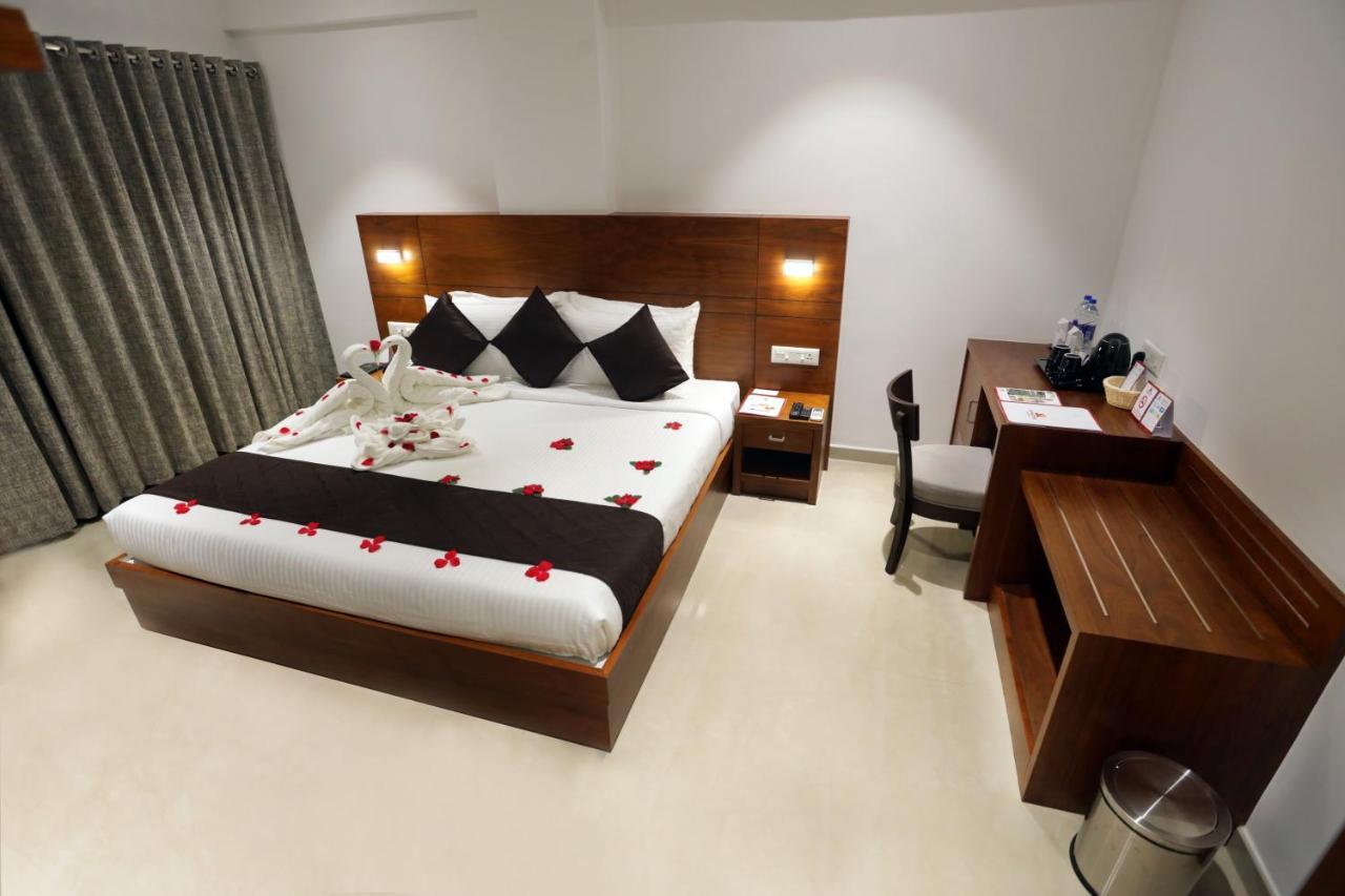 Iswarya Residency Otel Kottayam Dış mekan fotoğraf