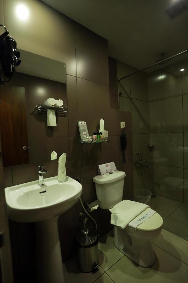 Iswarya Residency Otel Kottayam Dış mekan fotoğraf