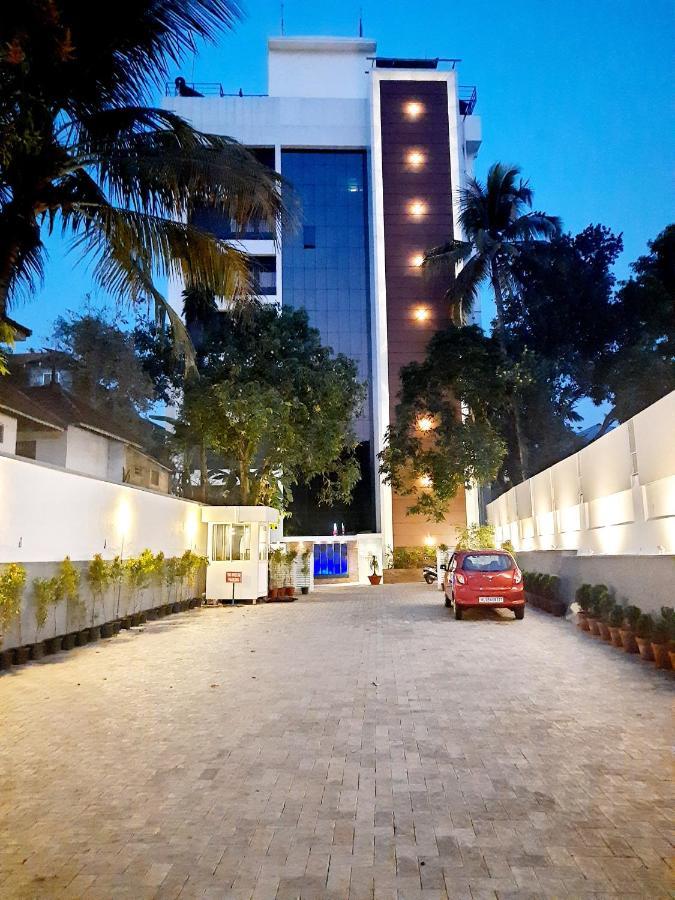 Iswarya Residency Otel Kottayam Dış mekan fotoğraf