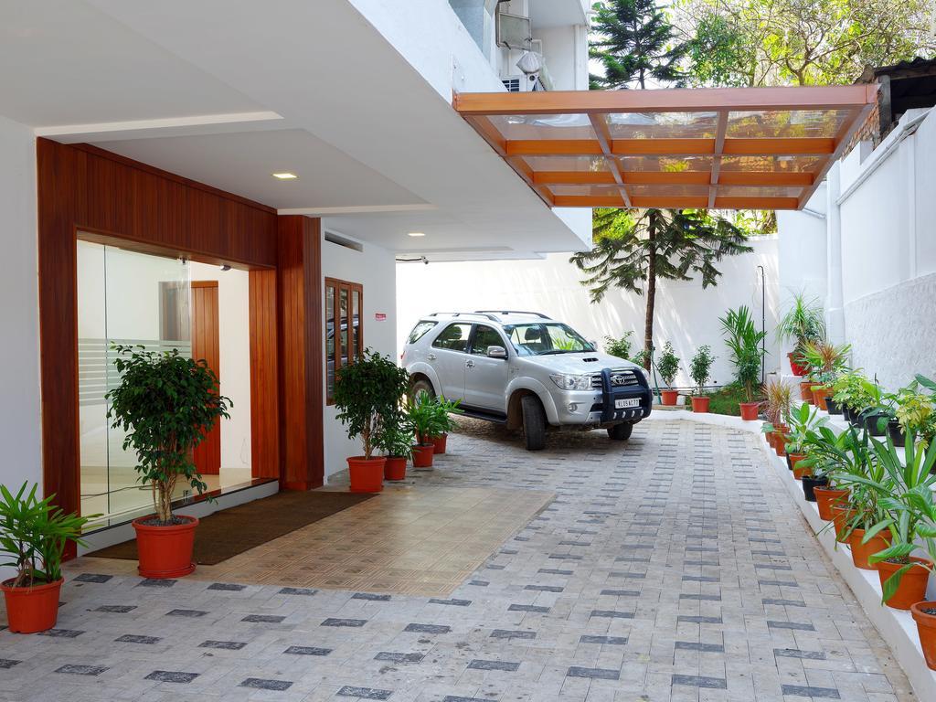 Iswarya Residency Otel Kottayam Dış mekan fotoğraf